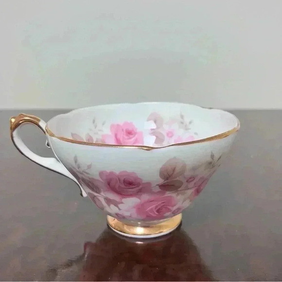 Vintage Grannycore Royal Sutherland England Teacup Pink and White Flowers - Picture 2 of 6
